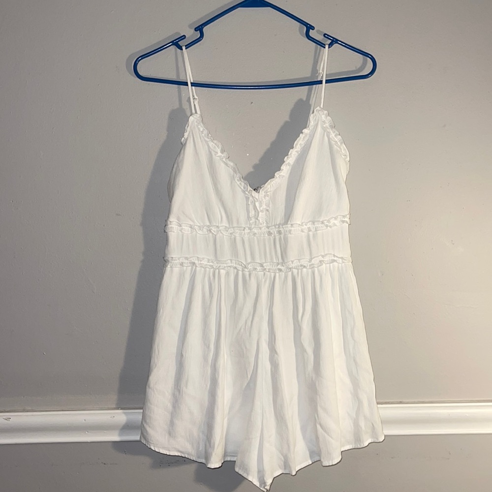 Francesca’s - white romper (medium)